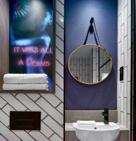 Ensuite at NYX London Holborn
