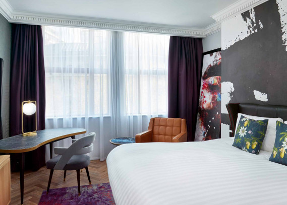 Deluxe Space King Bedroom