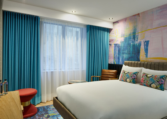 Superior Star with Queen Bed